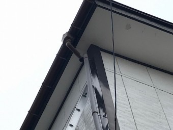 外れた雨樋