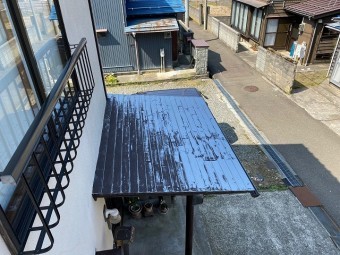 下屋の屋根